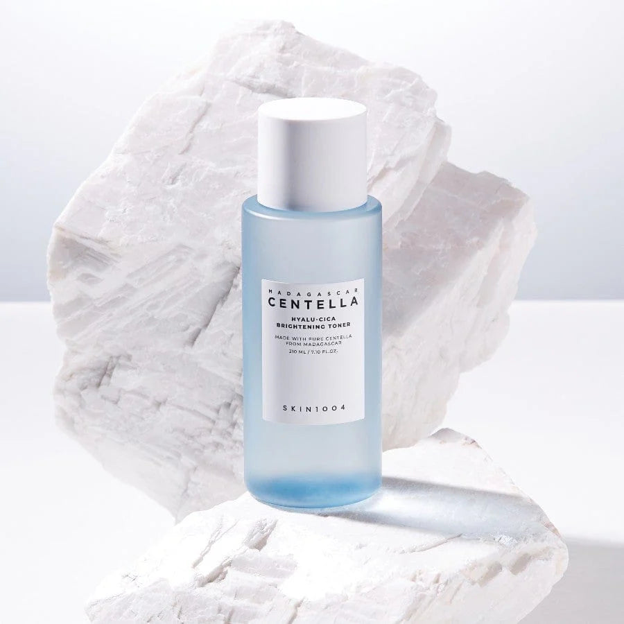 SKIN1004 Madagascar Centella Hyalu-Cica Brightening Toner 210ML