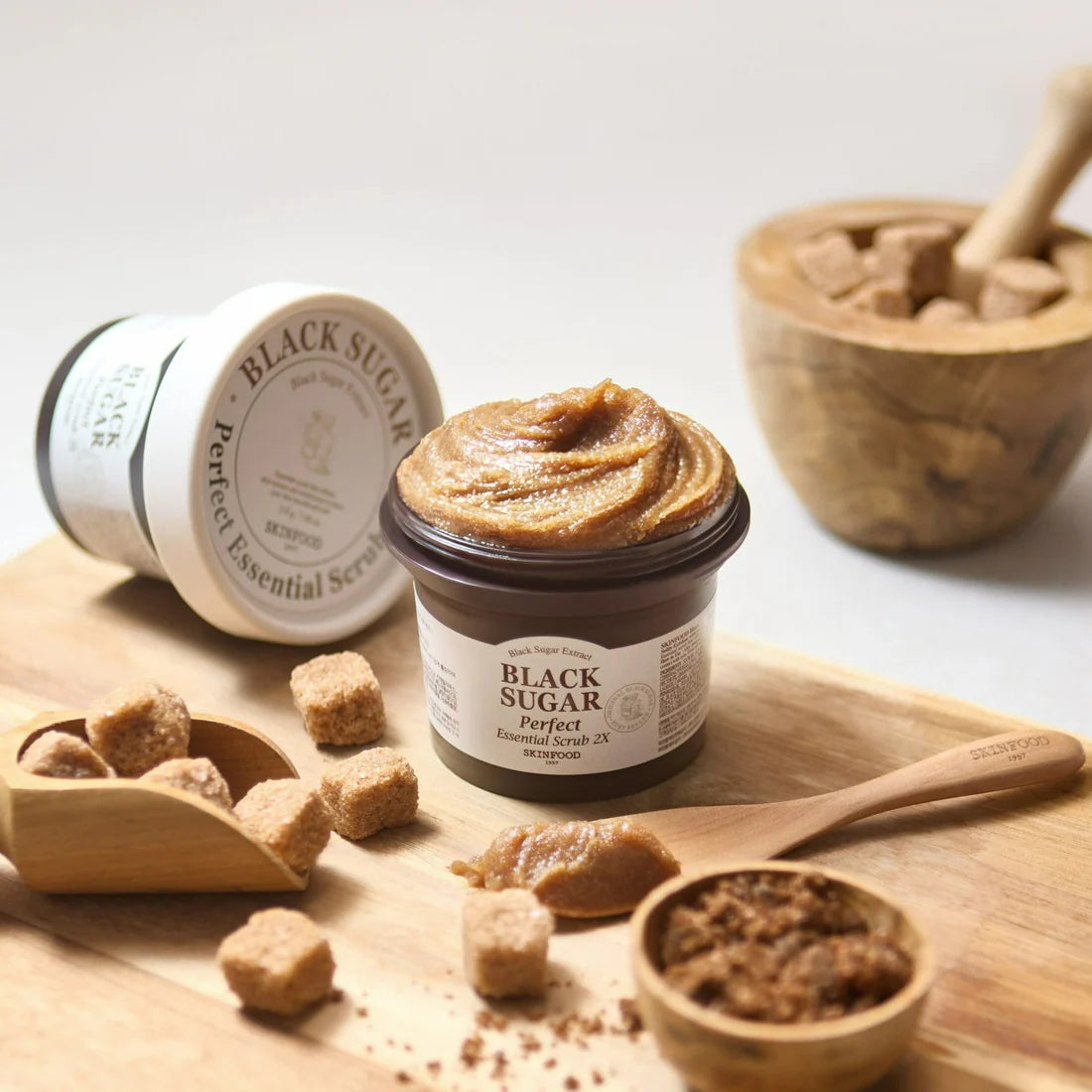 SKINFOOD BLACK SUGAR PERFECT ESSENTIAL SCRUB 2X (R23) 210g
